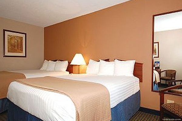MAGNUSON HOTEL RED BARON (Garden City)